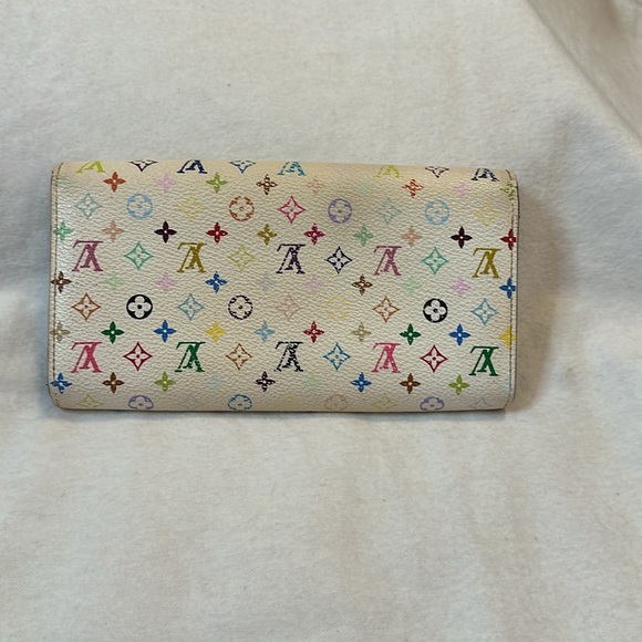 Such a fun murakami Louis Vuitton - Picture 2 of 5